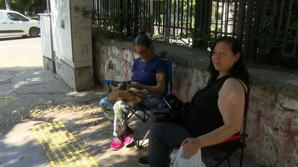 Yükseköğretim Kurumları Sınavı (YKS) AYT Oturumu İzmir'de Başladı