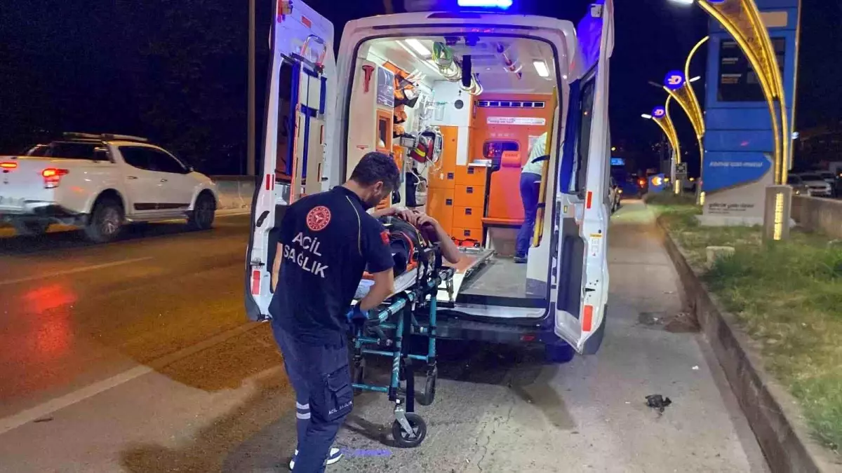 Kocaeli'de Trafik Kazası: 18 Yaşındaki Sürücü Hayatını Kaybetti