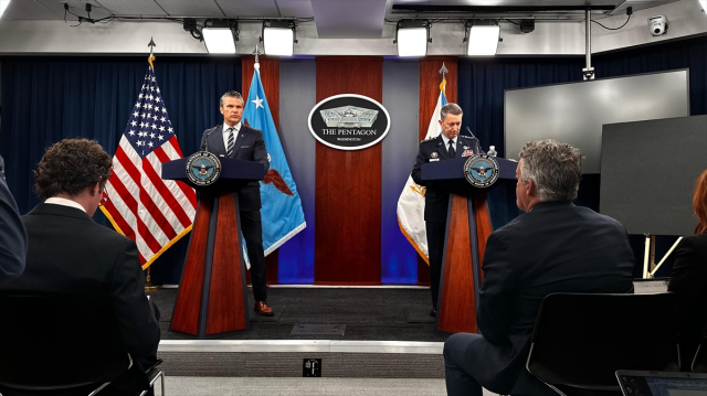 Pentagon: Başkomutan Trump'tan saldırı emri aldık, İran'ın nükleer programı yok oldu Pentagon: Başkomutan Trump'tan saldırı emri aldık, İran'ın nükleer programı yok oldu