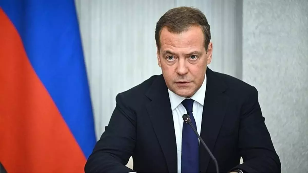 Medvedev: Trump Yeni Bir Savaş Başlattı