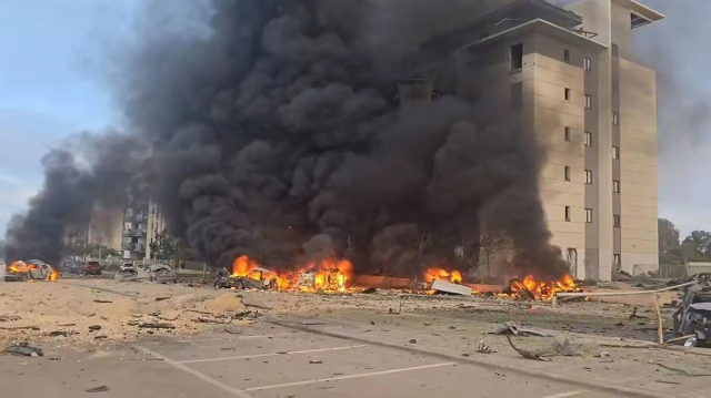 Savaşa ABD de dahil oldu! İran'ın 3 nükleer tesisi füzelerle vuruldu Savaşa ABD de dahil oldu! İran'ın 3 nükleer tesisi füzelerle vuruldu