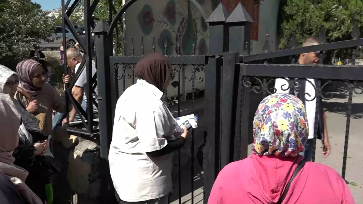 Bursa'da Sınav Heyecanı: Genç Kız 3 Dakika ile AYT'yi Kaçırdı