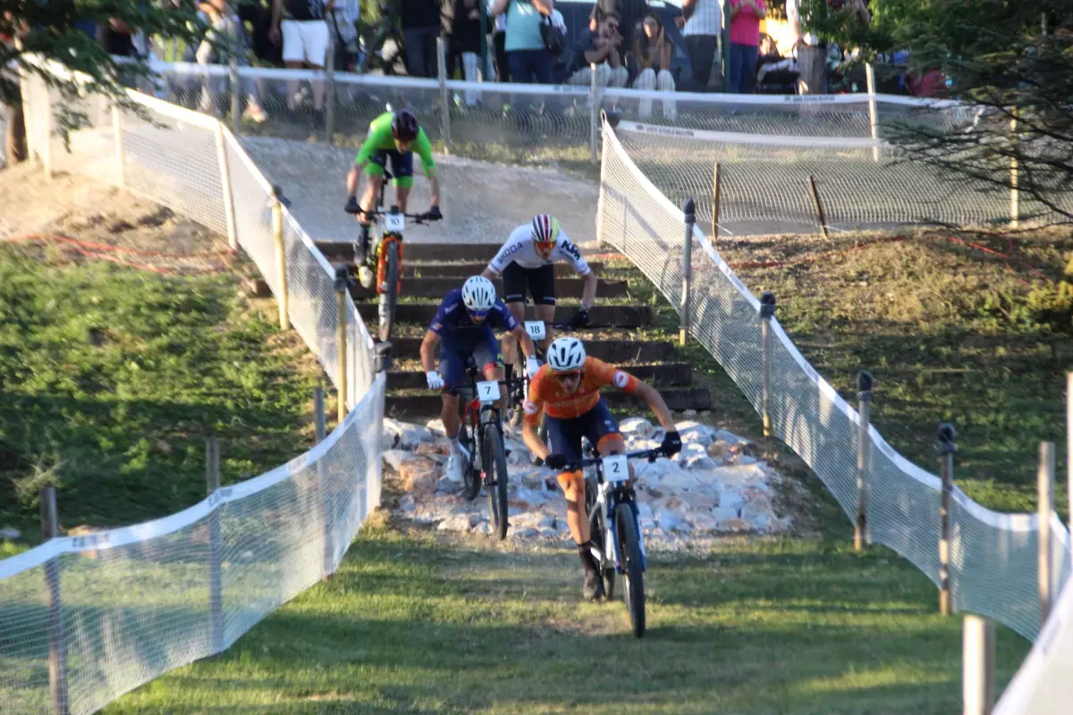 Sakarya'da UCI Dağ Bisikleti Eliminatör Dünya Şampiyonası Gerçekleştirildi