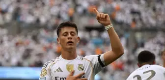 10 kişi kalan Real Madrid, yıldızlarıyla kritik 3 puanın sahibi