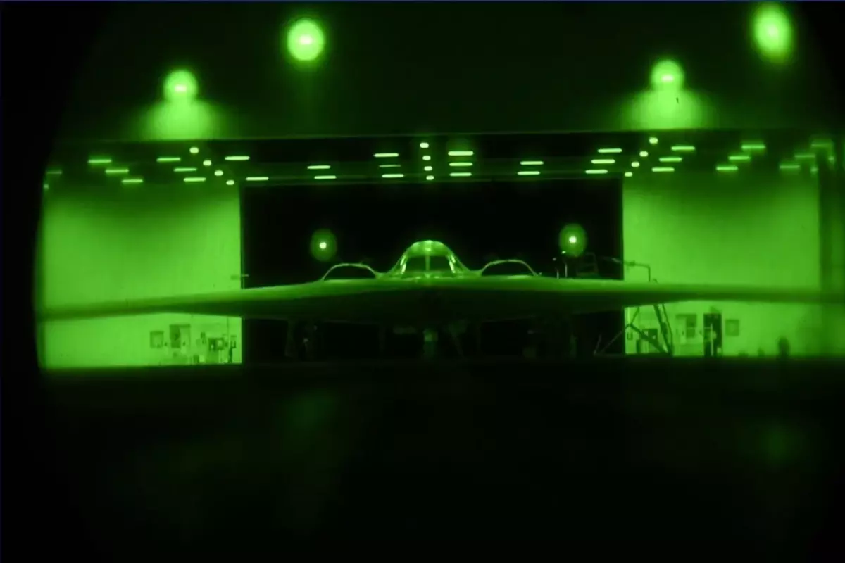 ABD, İran'a saldırıda kullanılan B-2 bombardıman uçaklarına ait görüntüleri yayınladı