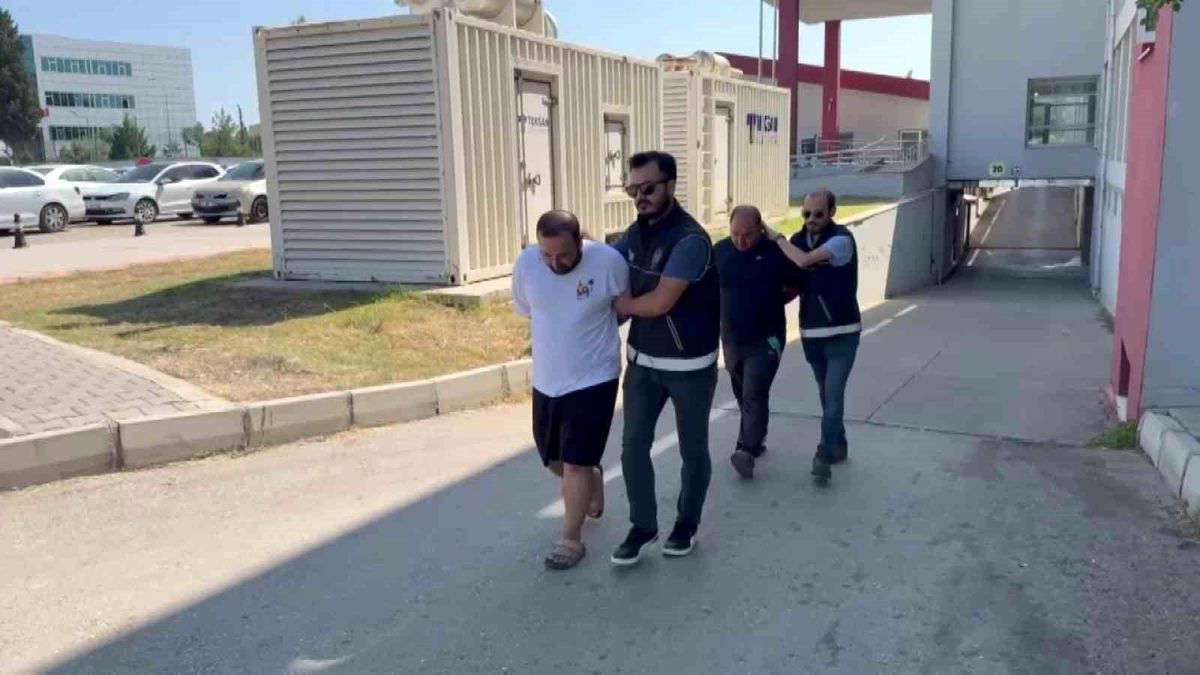 Adana'da Kaçak Sigara Operasyonu: 1 Milyon TL'lik Ürün Ele Geçirildi