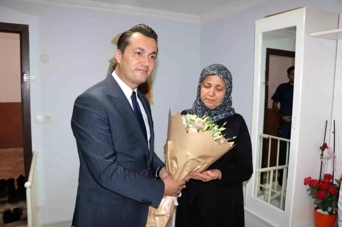 Alanya'nın yeni kaymakamı Öztürk'ün ilk ziyareti şehit ailesine