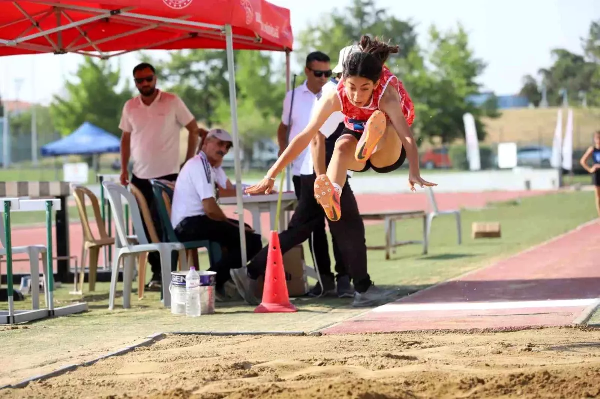 Anadolu Yıldızlar Ligi Atletizm Grup Şampiyonası Denizli'de Yapıldı
