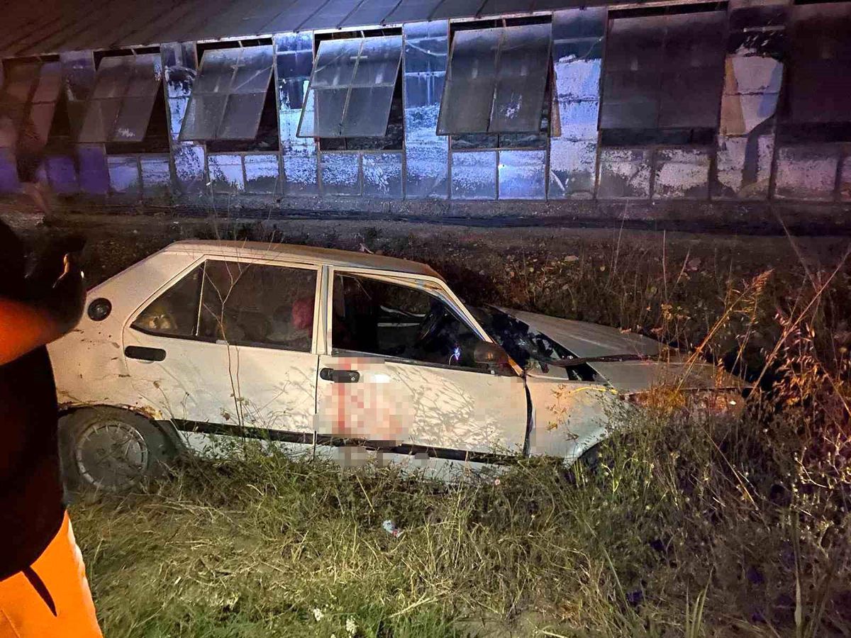 Antalya'da Trafik Kazası: 19 Yaşındaki Motosiklet Sürücüsü Hayatını Kaybetti