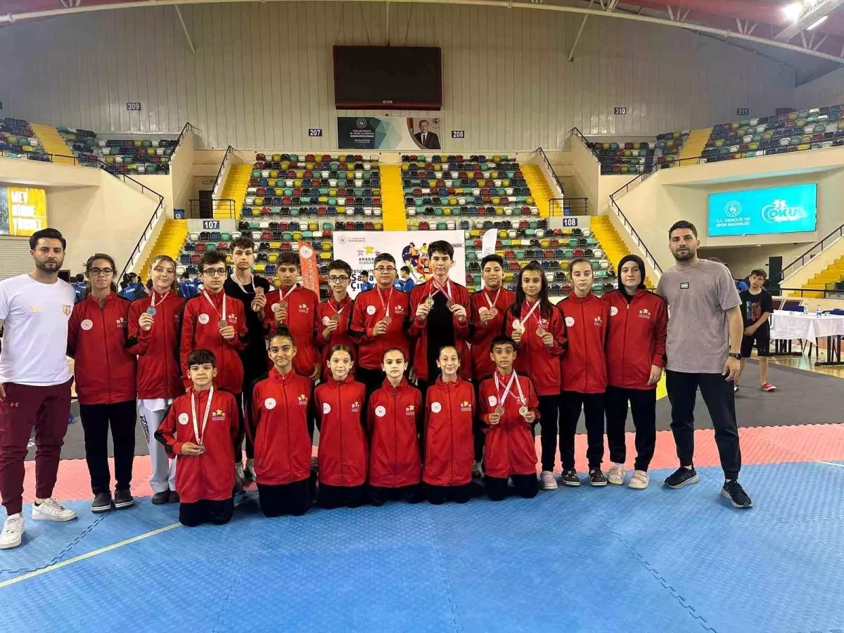Aydın Taekwondo Takımı Anadolu Yıldızlar Ligi'nde Tarihi Başarıya İmza Attı