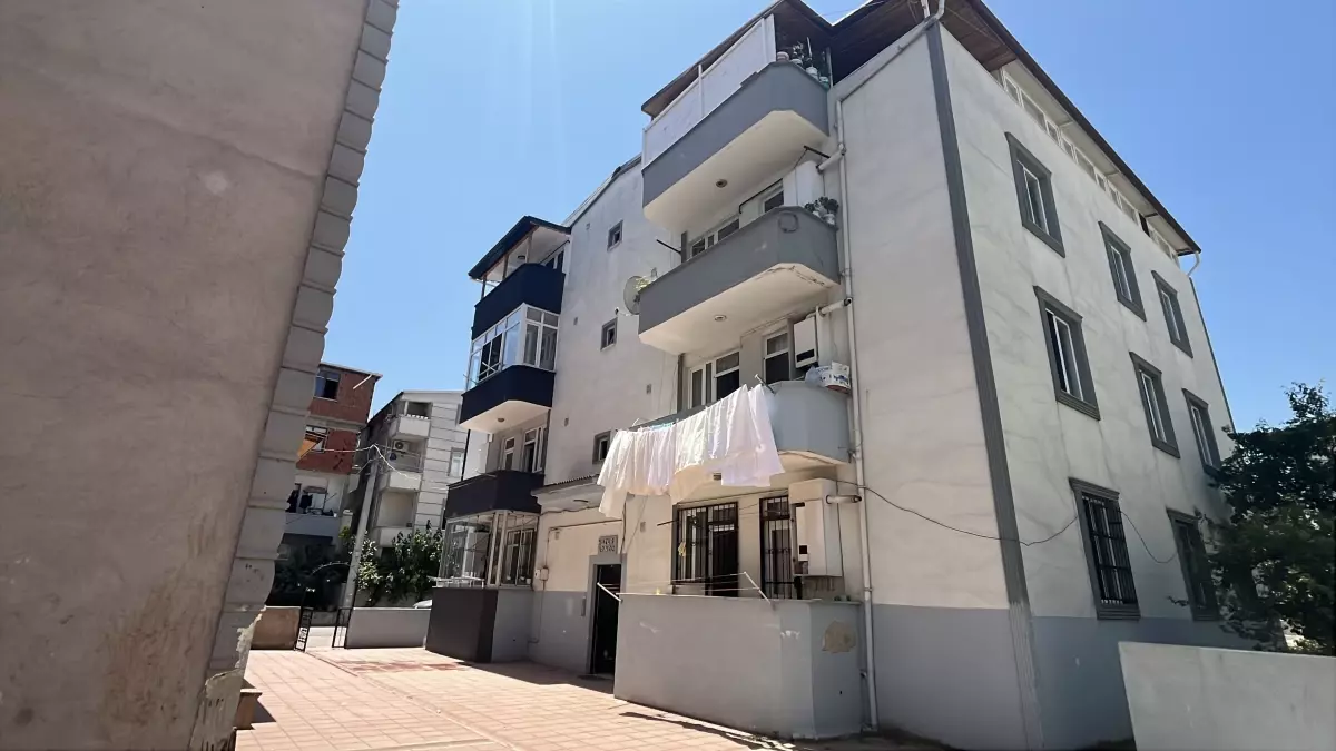 Balkondan Düşen 1,5 Yaşındaki Bebek Ağır Yaralandı