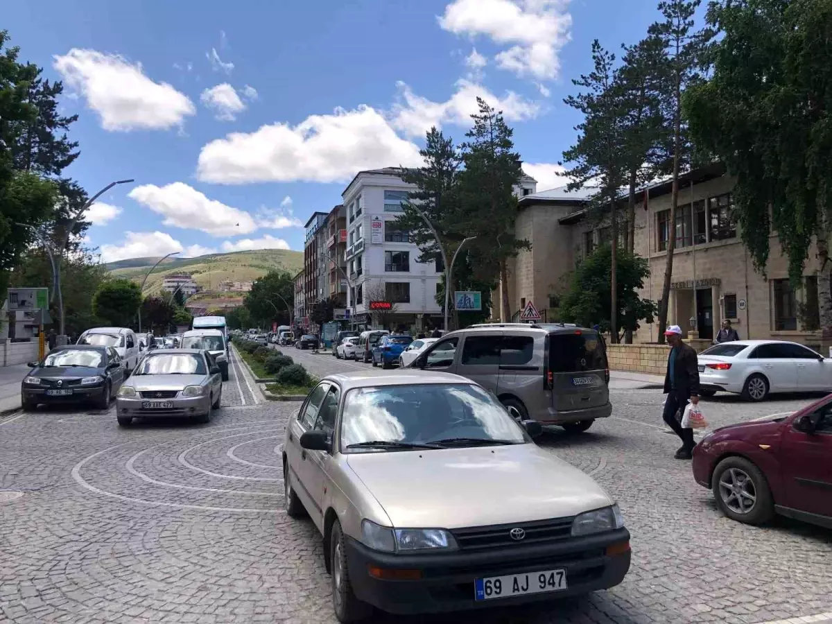 Bayburt'ta Pazartesi Yoğun Trafik Sorunu