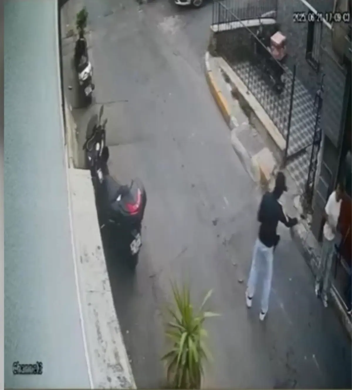 Beyoğlu'nda Silahlı Saldırı: İki Şüpheli Yakalandı