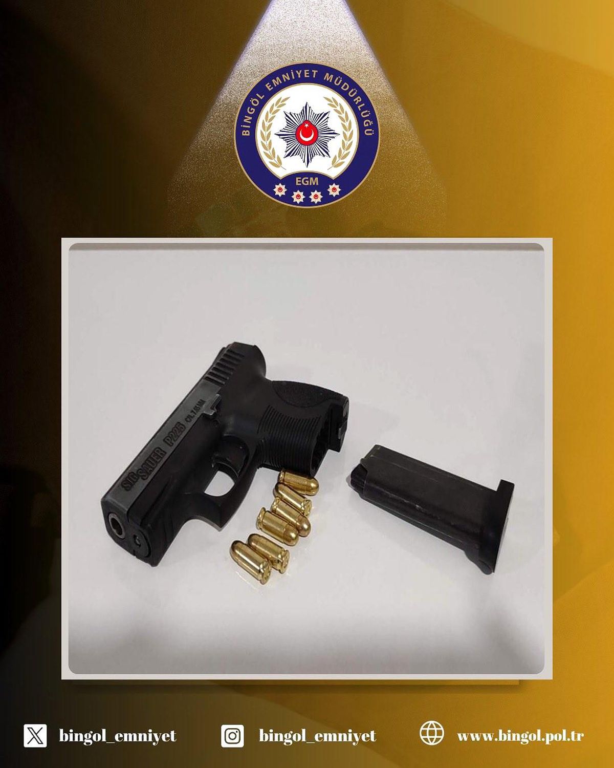 Bingöl'de Ruhsatsız Tabanca Ele Geçirildi