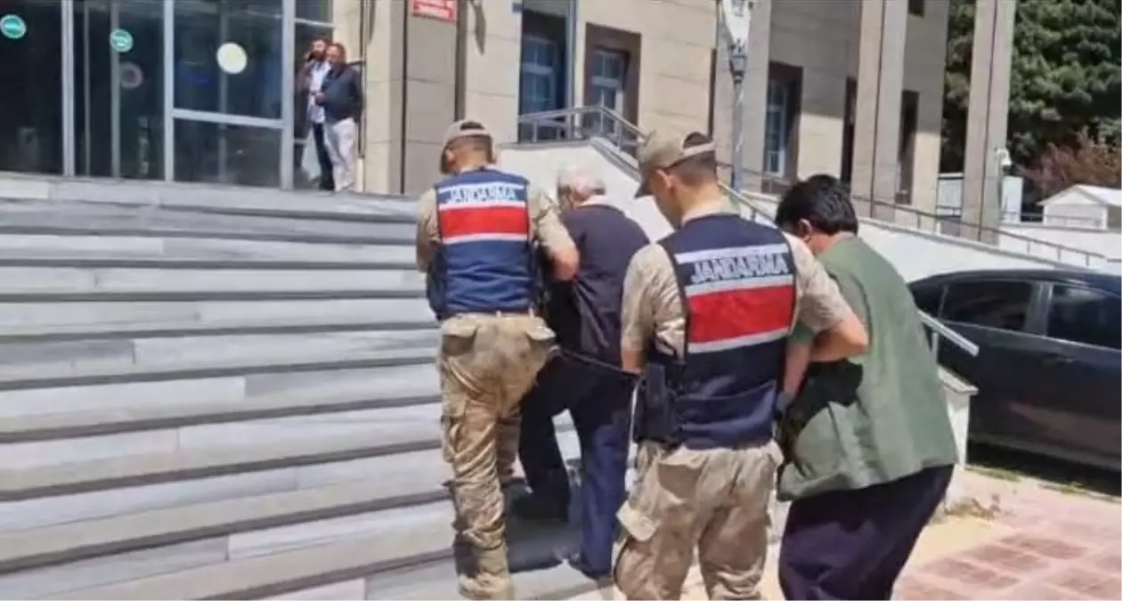 Bitlis'te 2 Kaçak Göçmen ve 2 Organizatör Yakalandı