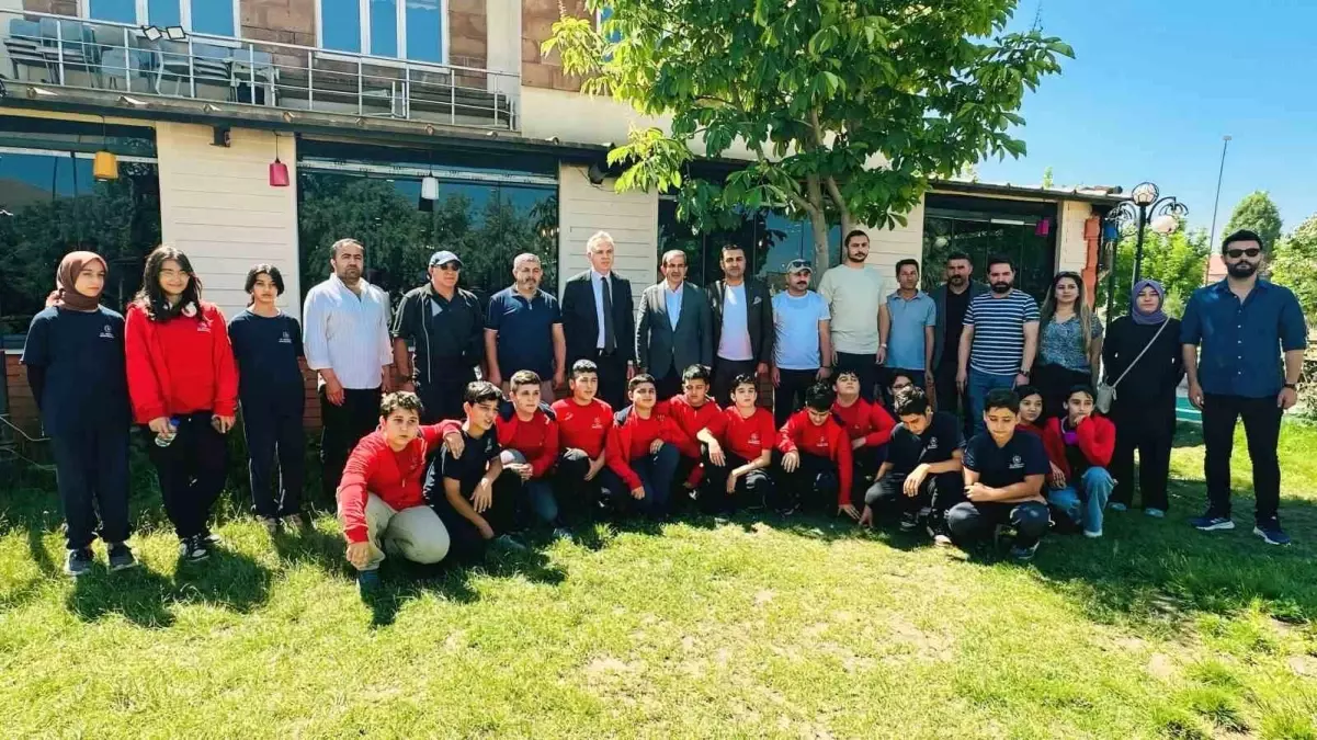Adıyamanlı Öğrenciler Yüksekova'da Bir Araya Geldi