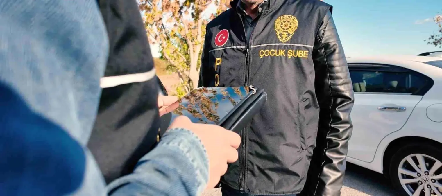 Çanakkale'de Okul Çevrelerinde Emniyet Denetimleri Sürüyor