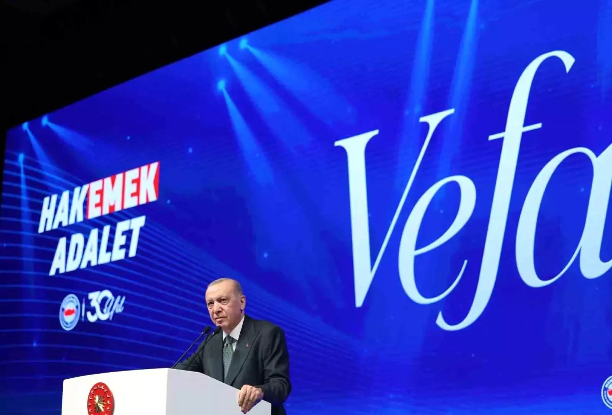 Cumhurbaşkanı Erdoğan: 'İran'ın egemenliğine ve bölgemizin güvenliğine yönelik saldırıları kimden gelirse gelsin, asla tasvip etmiyor, tepkimizi de...