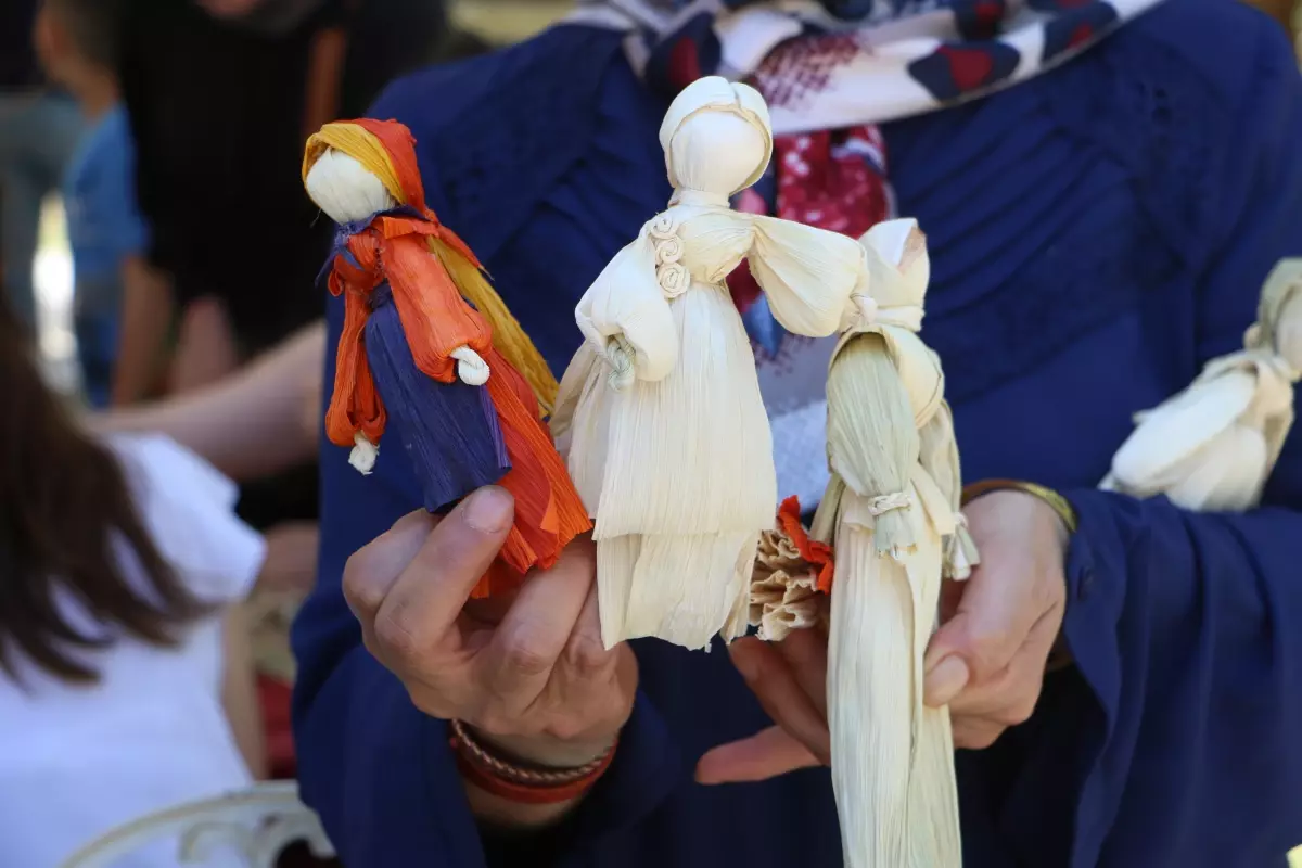 Samsun'da Mısır Yapraklarından Bebek Yapımı Etkinliği