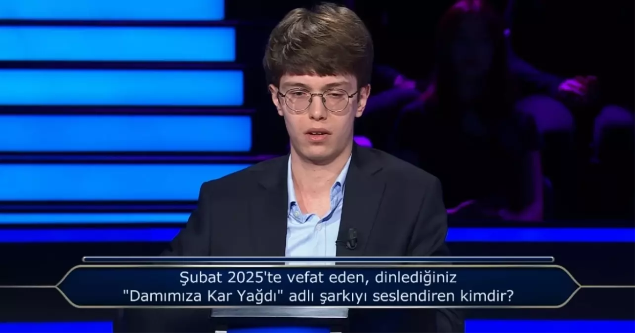 Hangi ülkenin günümüzdeki ulusal bayrağındaki ''ay yıldız''ın rengi ''kırmızı''dır?