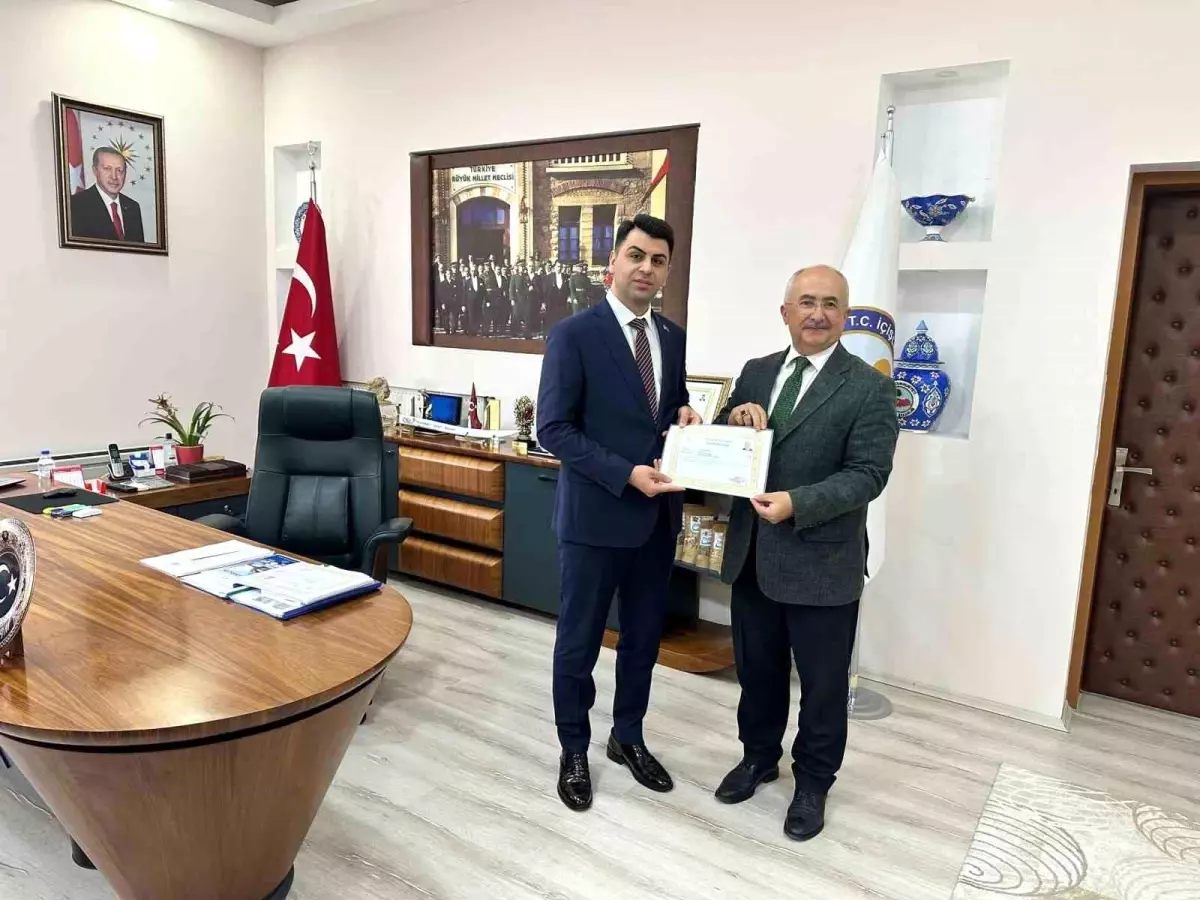Hisarcık Kaymakamı Bahar'dan milli eğitim çalışanlarına başarı belgesi