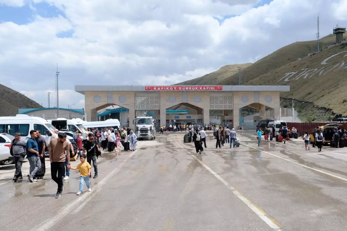 İran'daki Yabancı Vatandaşlar Türkiye Üzerinden Ülkelerine Dönüyor