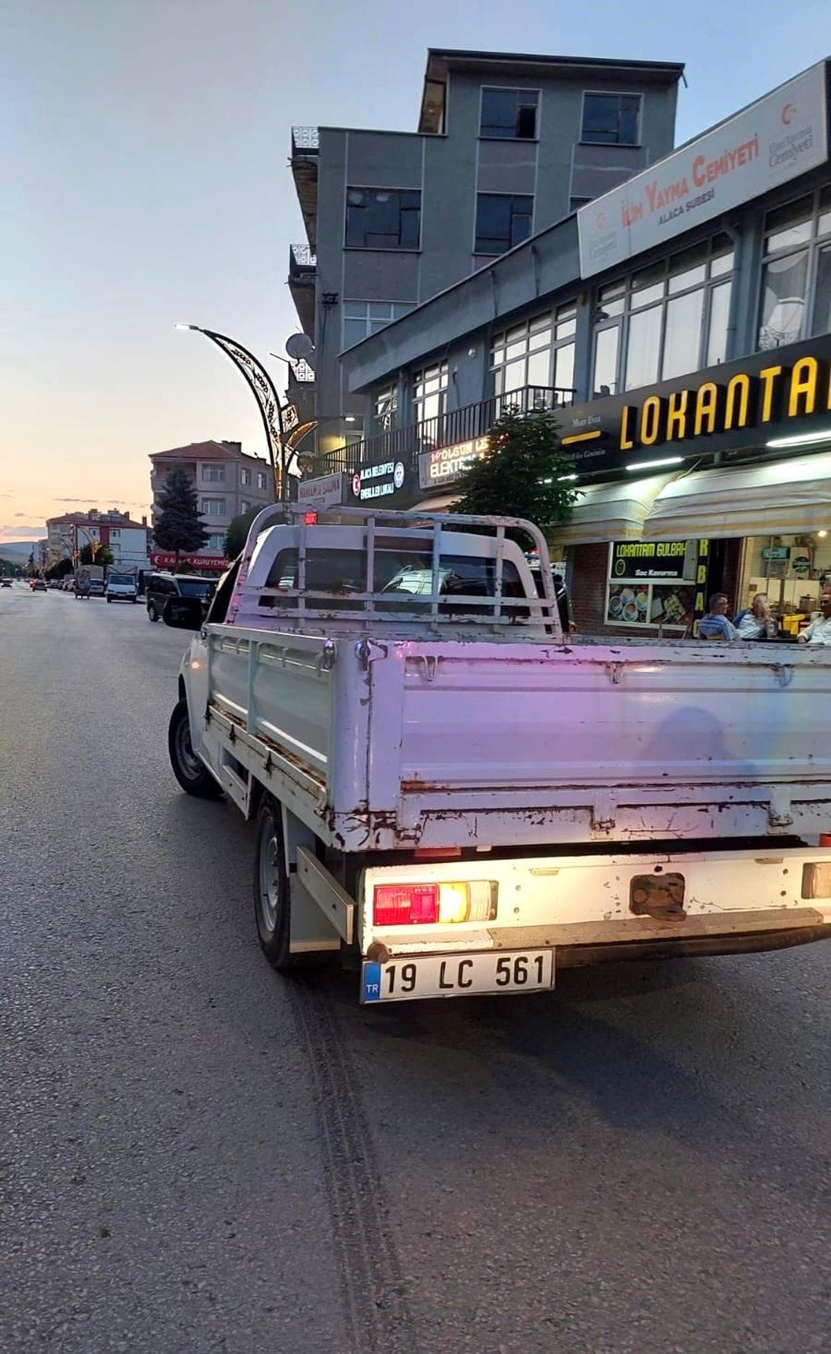 Çorum'un Alaca İlçesinde Kamyonet Çarpması Sonucu Yaya Yaralandı