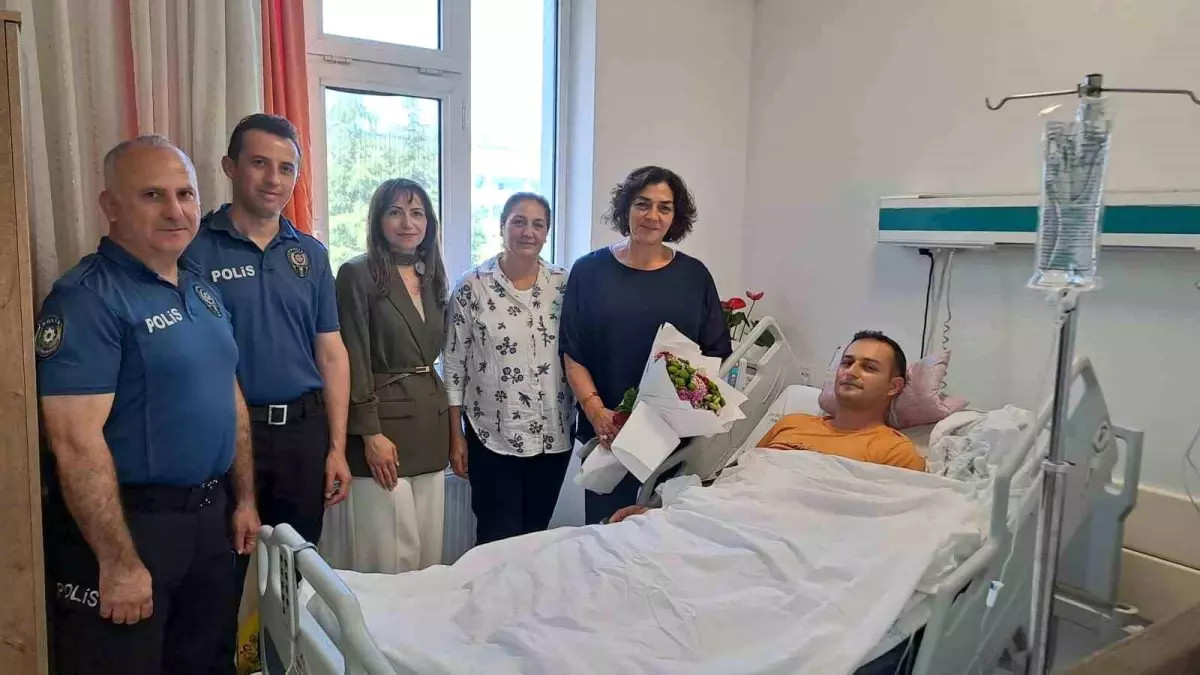 Düzce Emniyet Müdürü'nün Eşi Polis Memuruna Moral Ziyareti Gerçekleştirdi