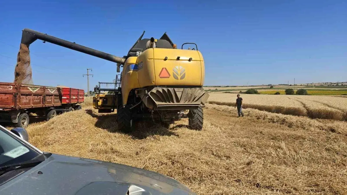 Edirne'de Biçerdöver ve Balya Makineleri Kontrol Ediliyor