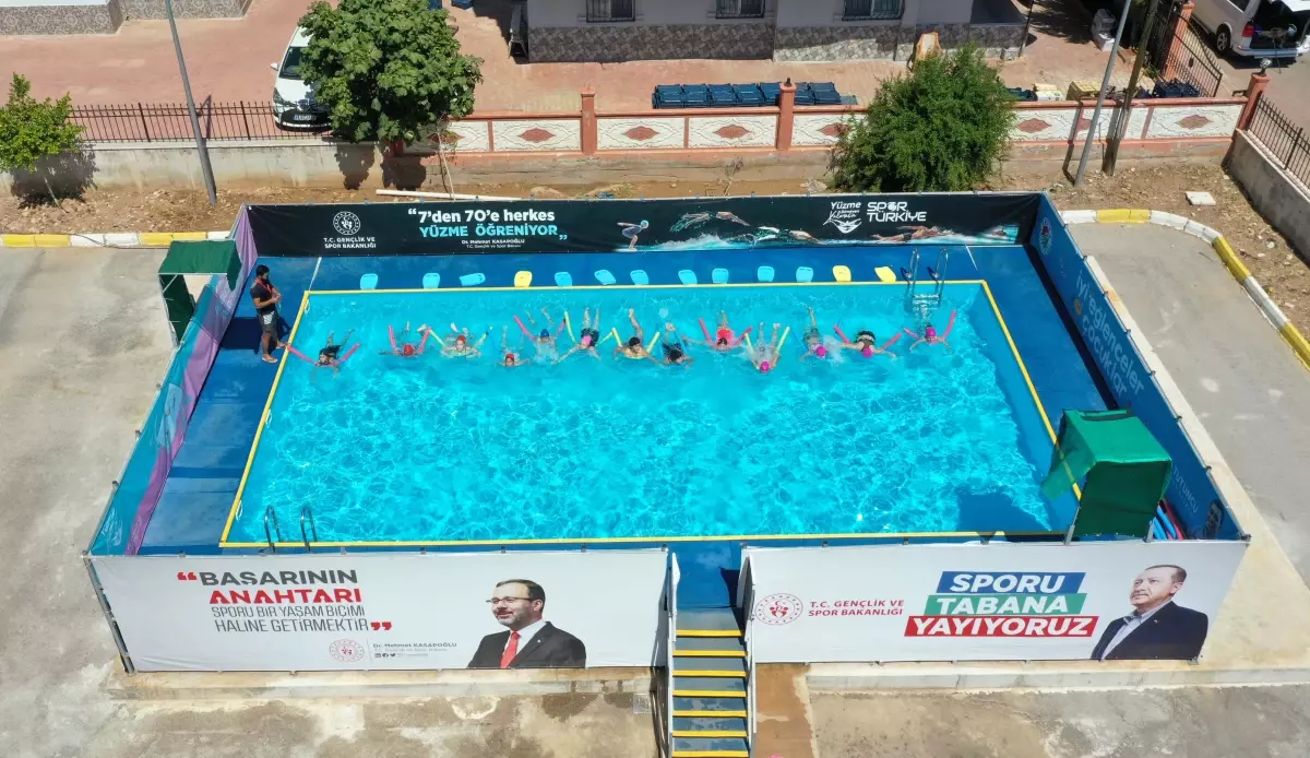 Antalya'da 'Yüzme Bilmeyen Kalmasın' Projesi Kapsamında Portatif Havuzlar Kuruldu