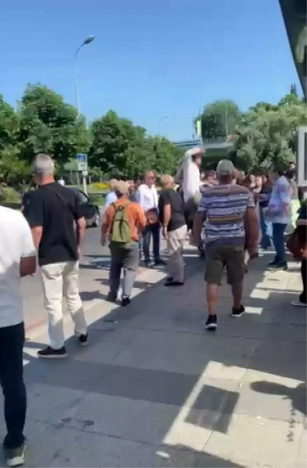 Marmaray İstasyonunda Yol Tarifi Yüzünden Kavga: Genç ve Yaşlı Arasında Yumruklar Havada Uçtu