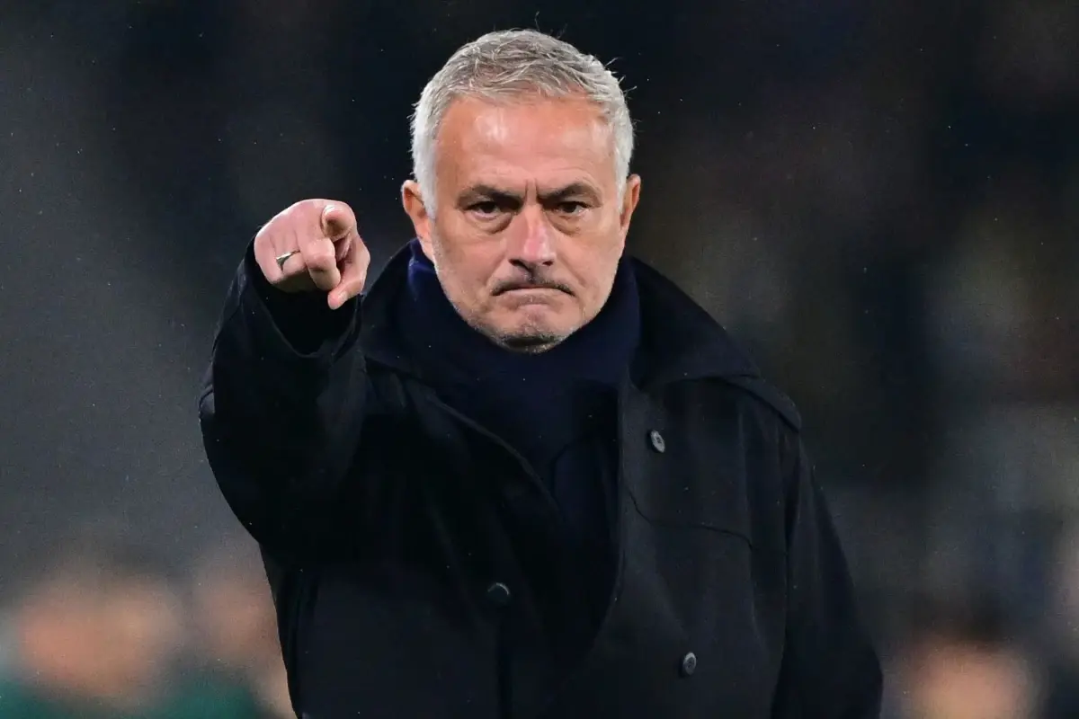 Mourinho devreye girdi! 3 yıldız isimle zoom üzerinden görüştü