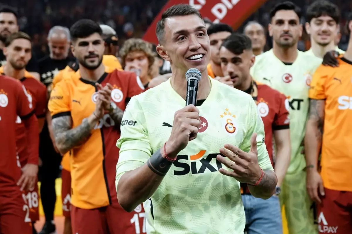 Muslera yeni takımını açıkladı: 14 yıl sonra yeni kulüpteyim