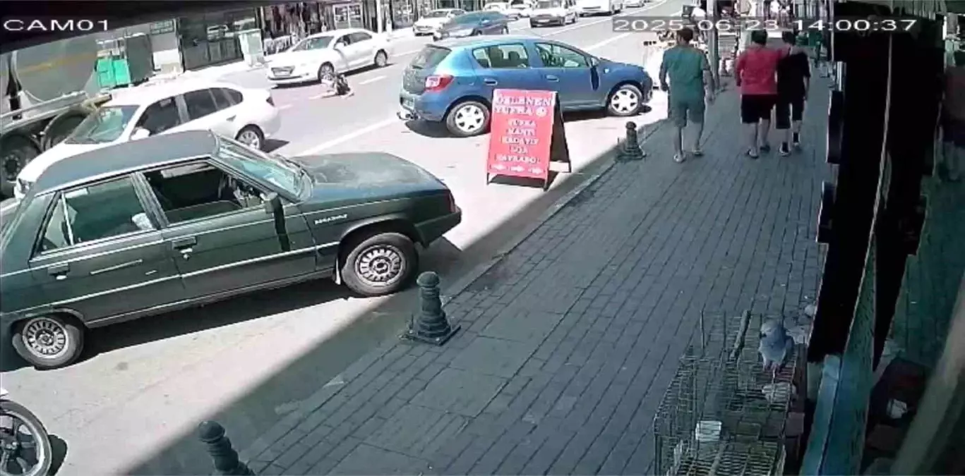 Tekirdağ'da Bisikletli Çocuğa Otomobil Çarptı, Hafif Yaralı