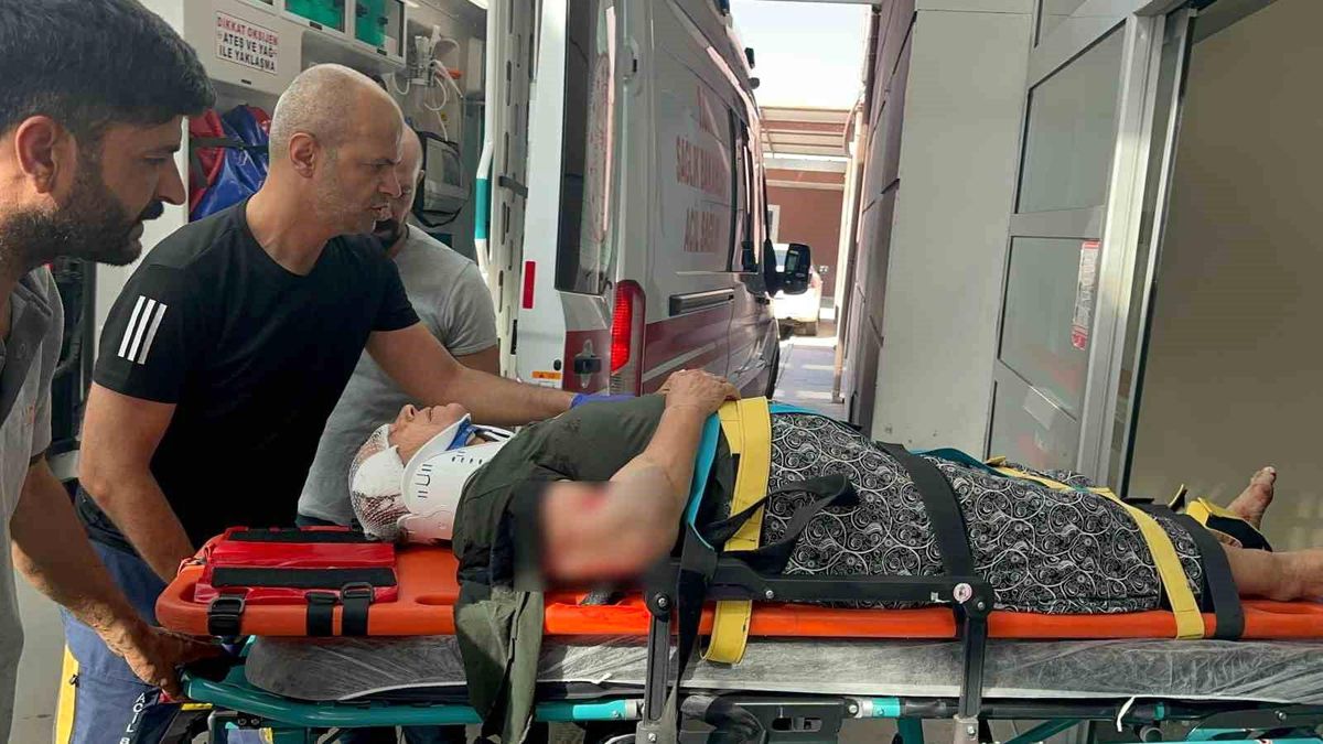 Adıyaman'da Kadın Otomobilin Çarpması Sonucu Yaralandı