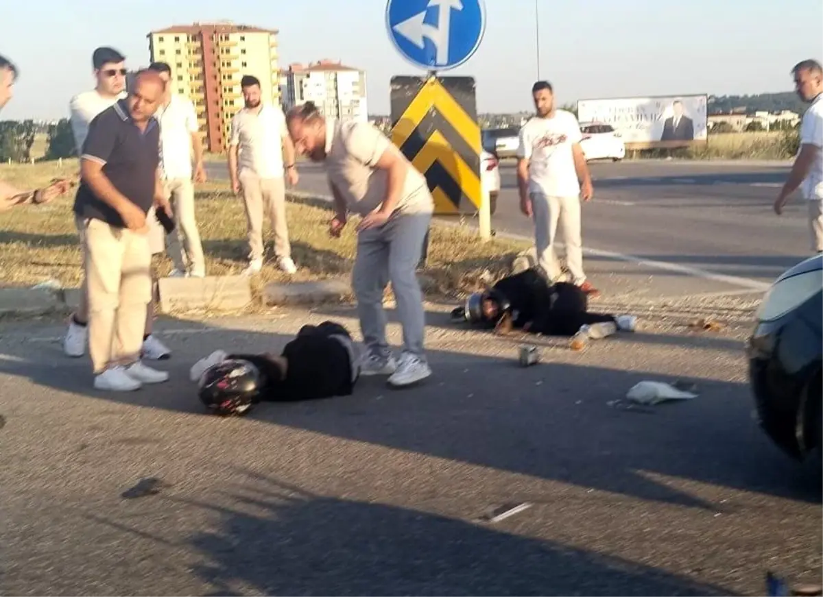 Tekirdağ'da Işık İhlali Sonucu Motosiklet ve Otomobil Çarpıştı: 2 Ağır Yaralı