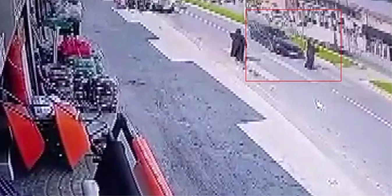 Sakarya'da Yaya Geçidinde Kaza: Kadın Hastaneye Kaldırıldı