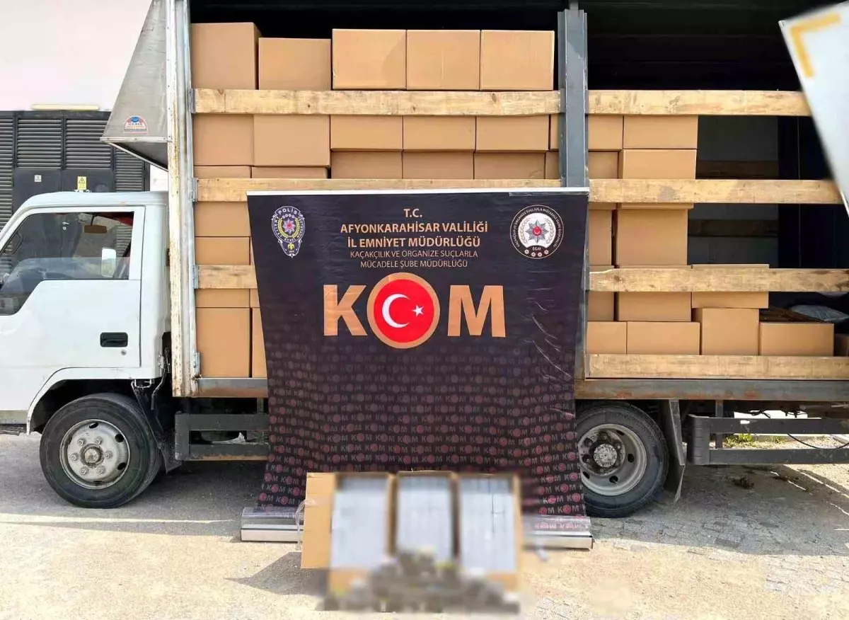 Afyonkarahisar'da 2 Milyon 820 Bin Mükerrer Bandrollü Boş Makaron Ele Geçirildi