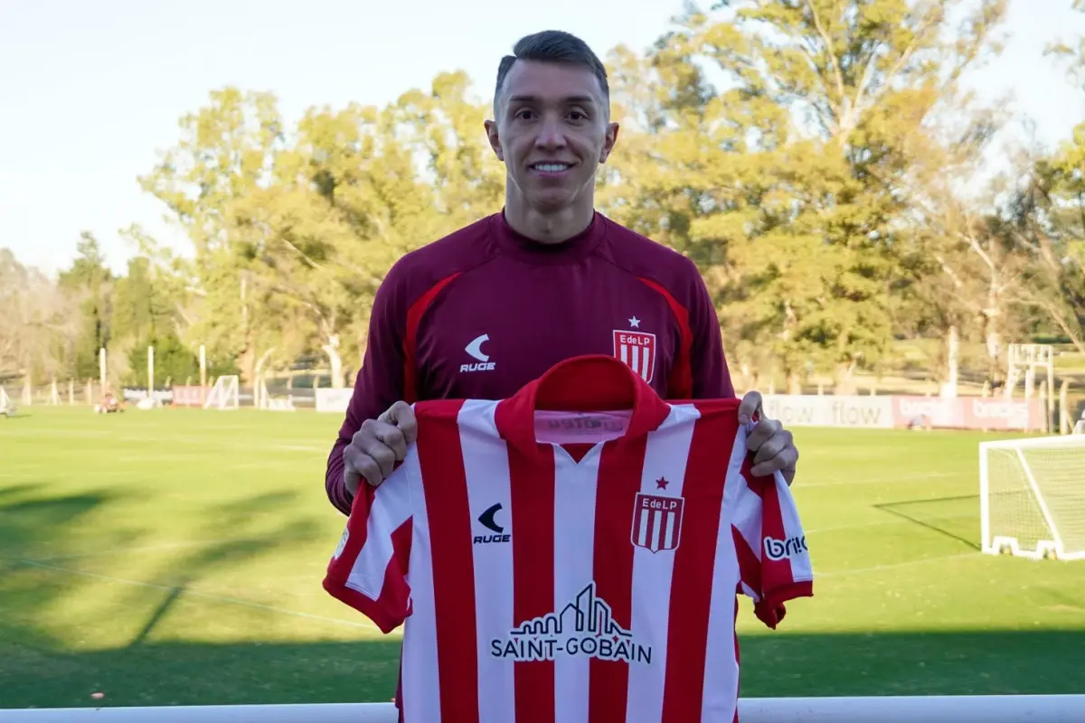 Fernando Muslera Estudiantes'e imza attı