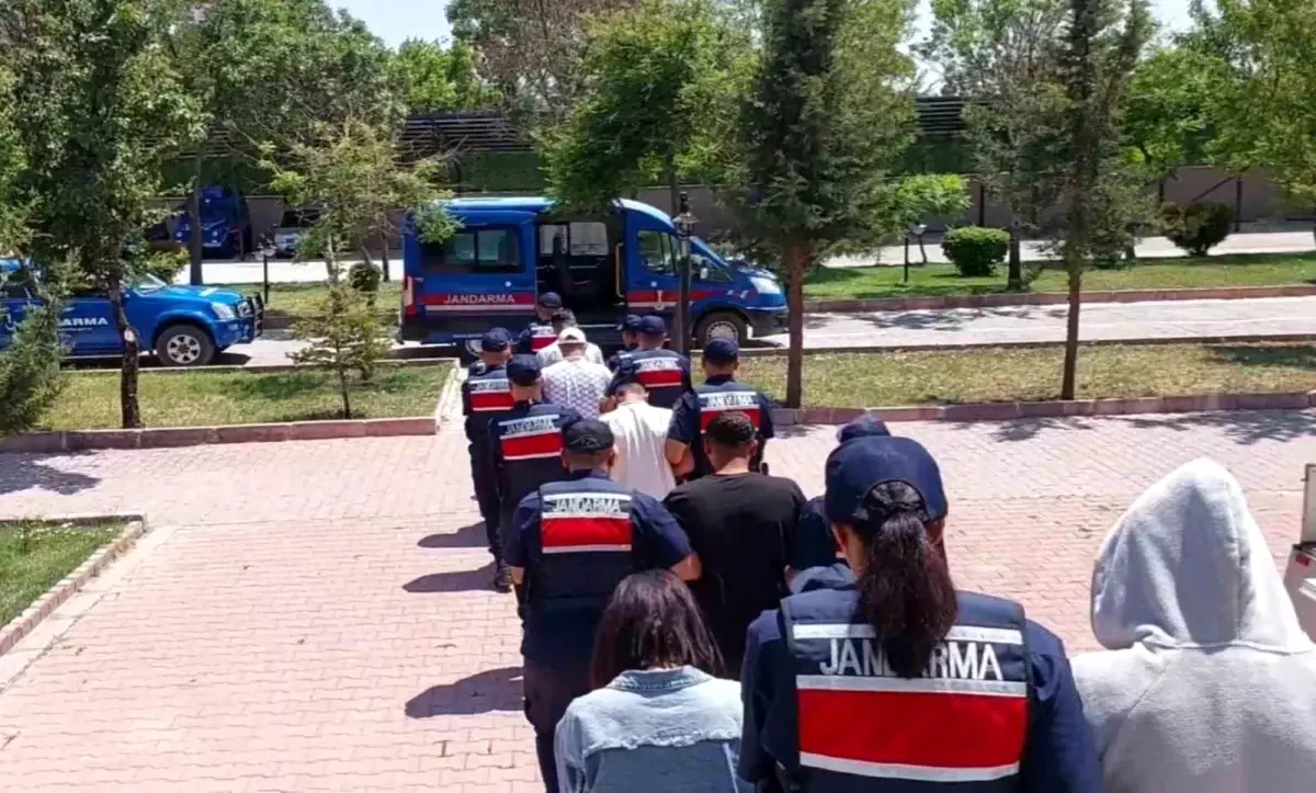 Aksaray'da Uyuşturucu Operasyonu: 3 Tutuklama