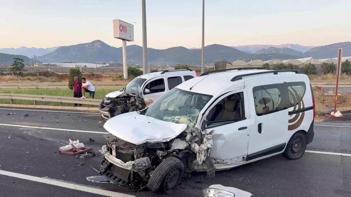 Gazipaşa'da Trafik Kazası: 4 Yaralı