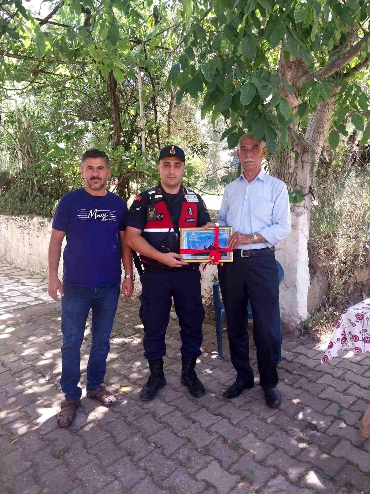 Aydın'da jandarmadan anlamlı davranış