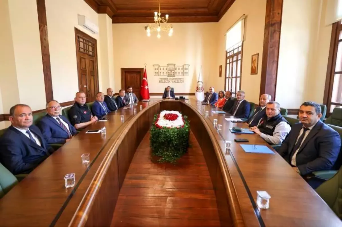 Bilecik Valisi Faik Oktay Sözer'den Kamu Hizmetleri Değerlendirmesi