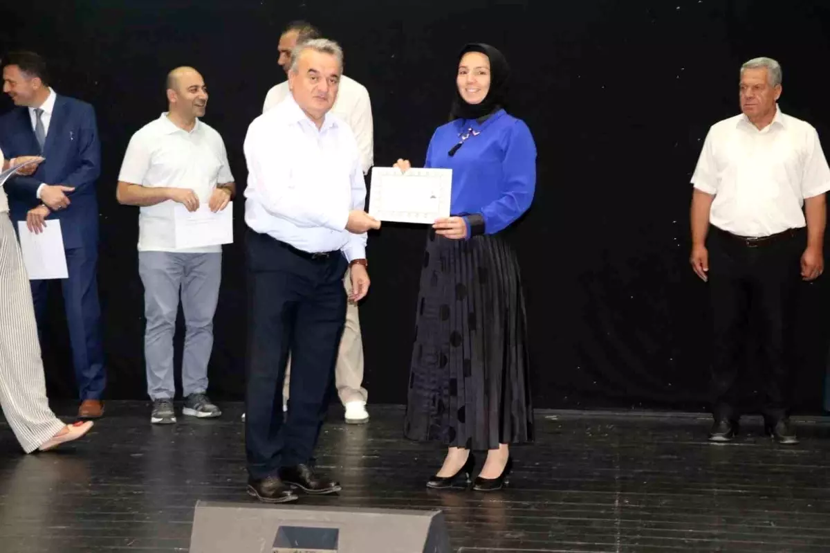 Bilecik'te Öğretmenlere Başarı Belgeleri Verildi