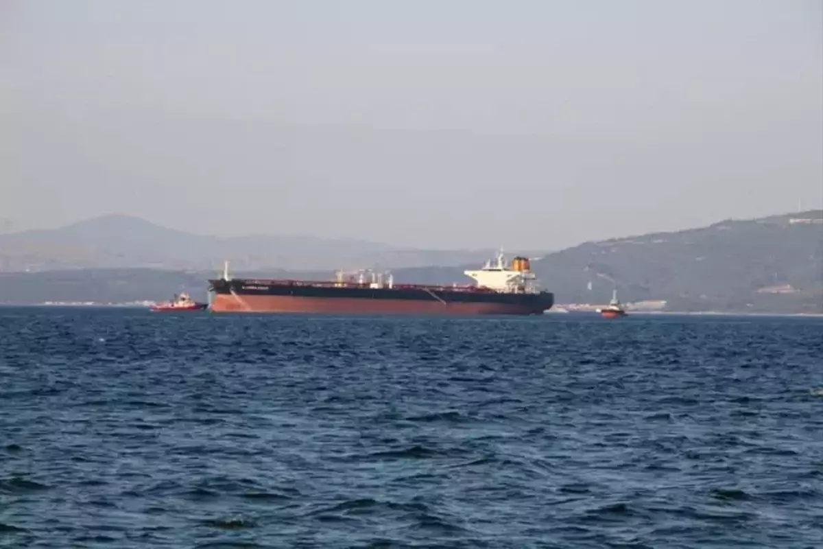 Çanakkale Boğazı'nda tanker arızası! Trafiğe kapatıldı