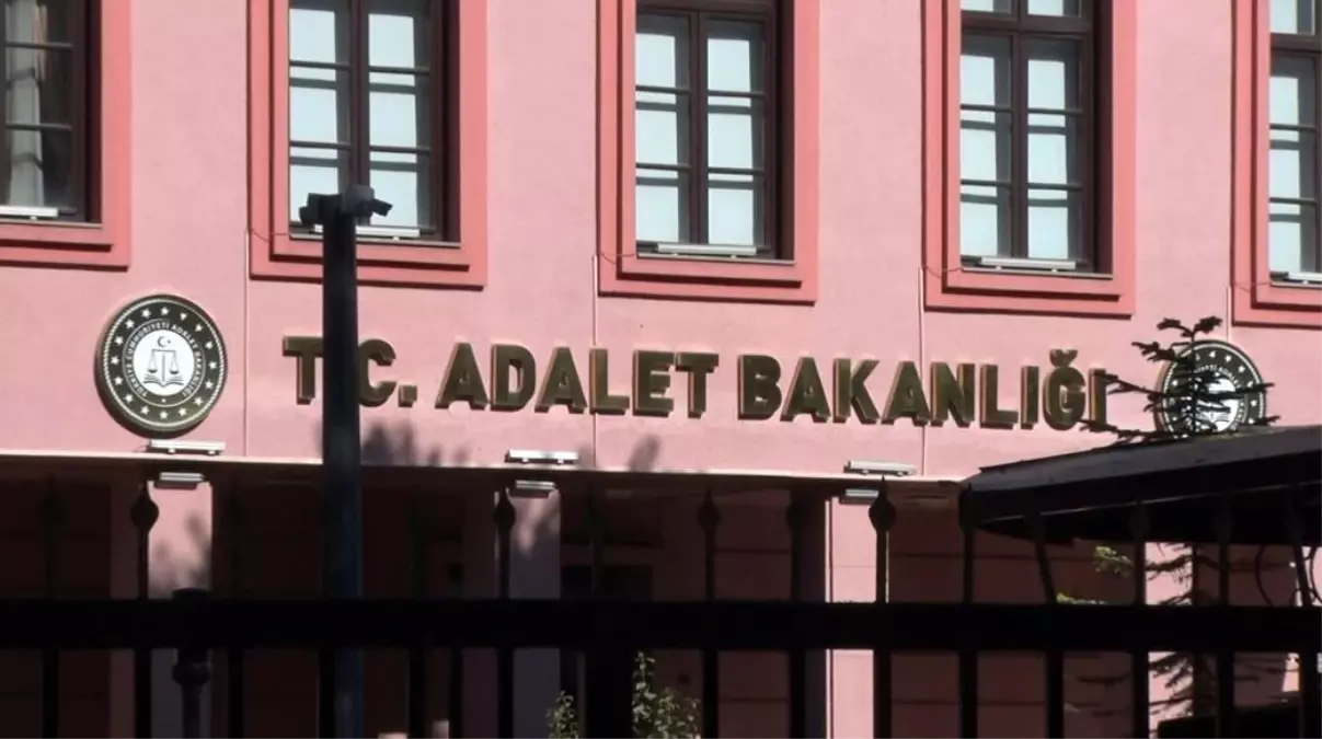 DEM Parti Grup Başkanvekilleri Adalet Bakanlığı'nı Ziyaret Etti