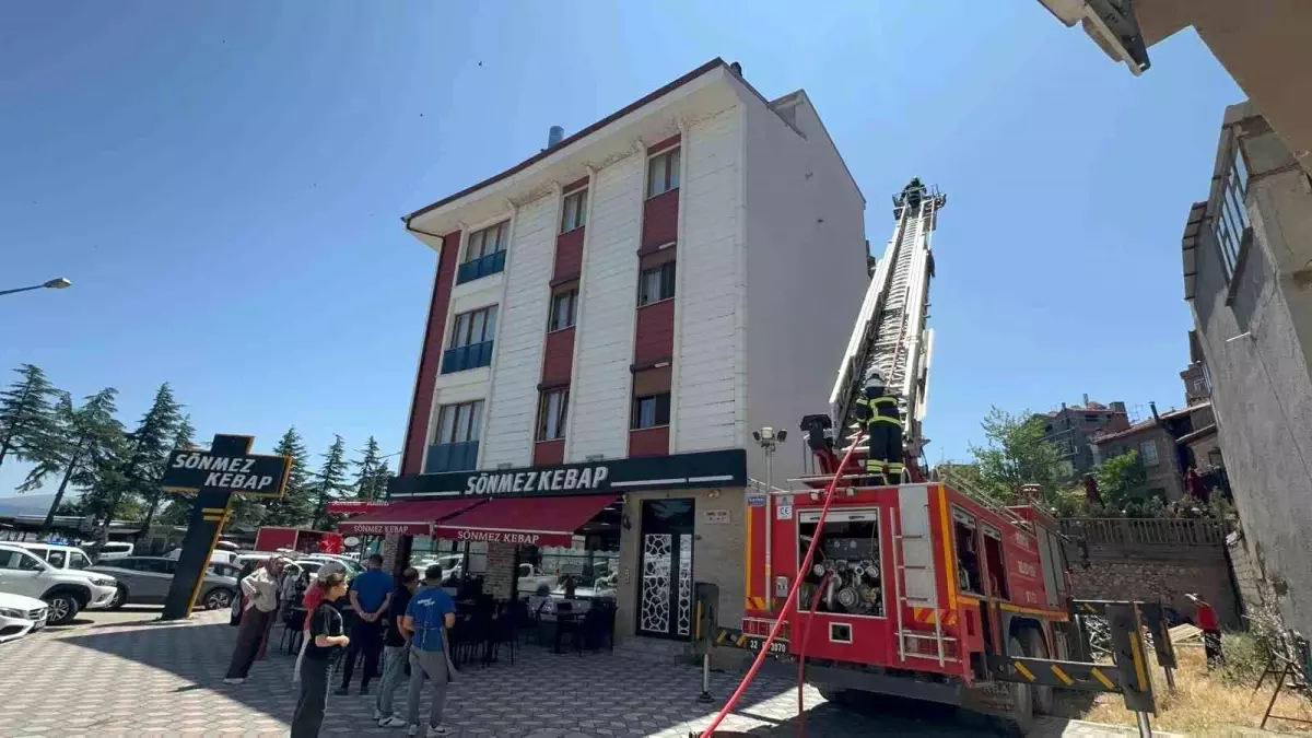 Eğirdir'de Kebap Salonunda Yangın: İtfaiye Hızla Müdahale Etti