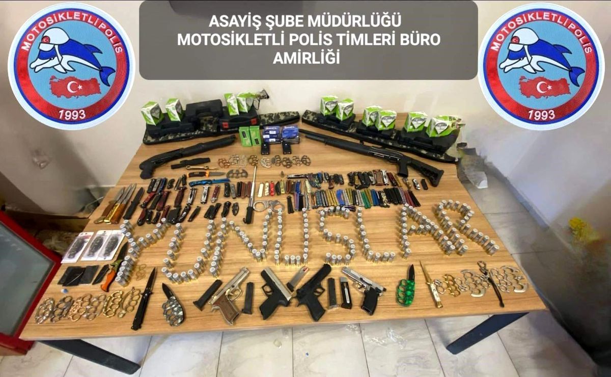 Elazığ'da Ruhsatsız Silah ve Kesici Alet Operasyonu