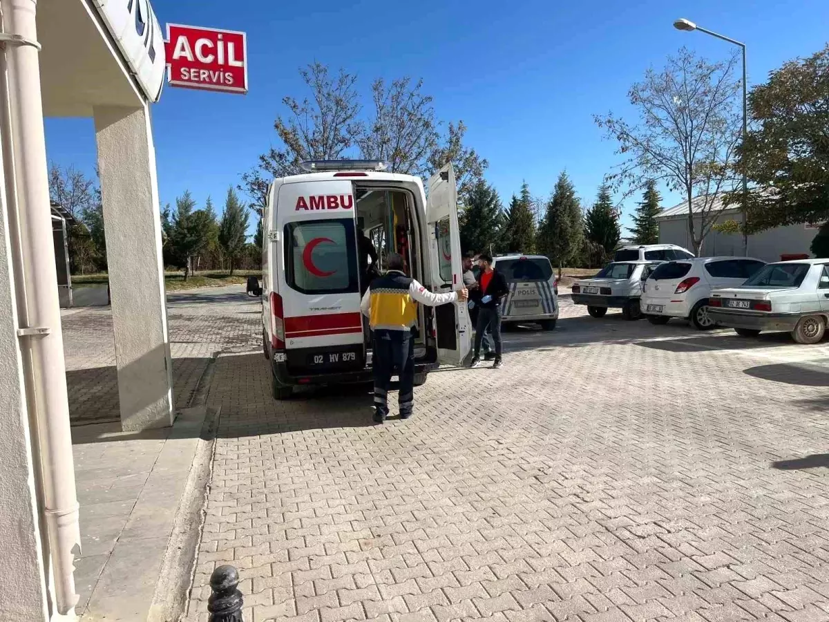 Adıyaman'da Eski Muhtara Silahlı Saldırı: 2 Yaralı
