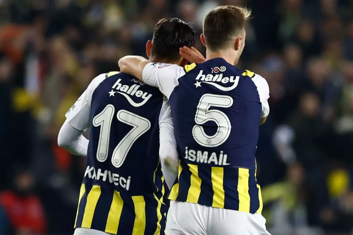 Fenerbahçe'de Mourinho'dan İrfan Can Kahveci ve İsmail Yüksek kararı